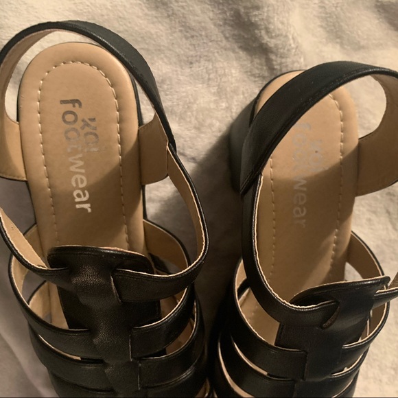 [NEW] Nasty Gal Black Platform Sandal US 6 - Picture 4 of 5